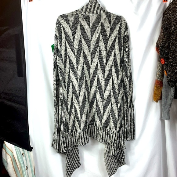 Romeo & Juliet Couture open face waterfall slouchy knit cardigan Sz L - Picture 11 of 11